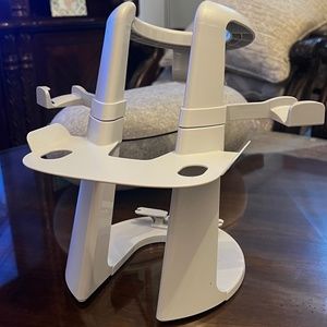 Insignia tm - stand for Meta Quest 2